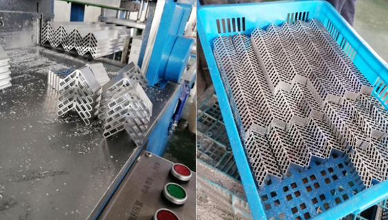 【江陰】日產(chǎn)量可達50000的全自動角碼機,客戶陸續(xù)訂購2臺