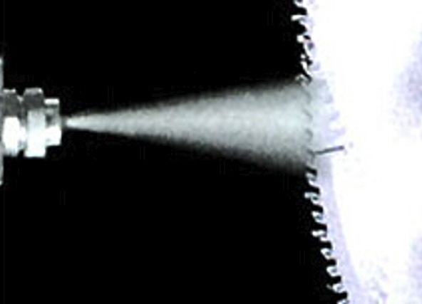 鋁材切割機潤滑微噴還是水循環冷卻?材料硬度是關鍵