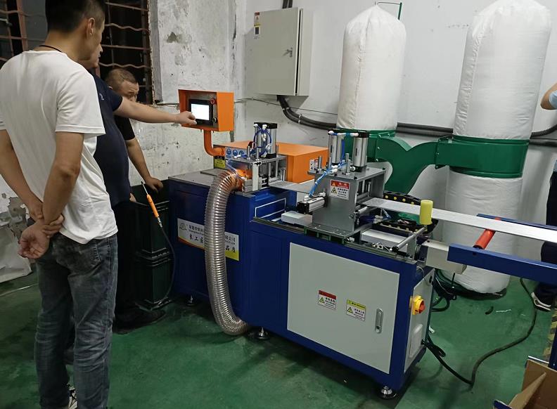 【蘇州】全自動切鋁機SDY-Q350上午咨詢，晚上抵達客戶車間投入工作