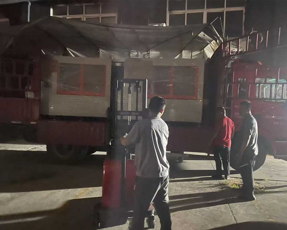 【浙江】兩臺復購鋁型材自動切割機，夜色中發(fā)貨走起??！