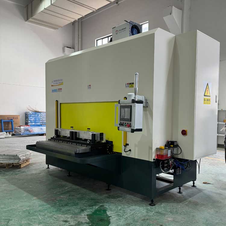 行業痛點暴擊！汽車防撞梁切割困局難解？這款8軸高速圓鋸機破局突圍