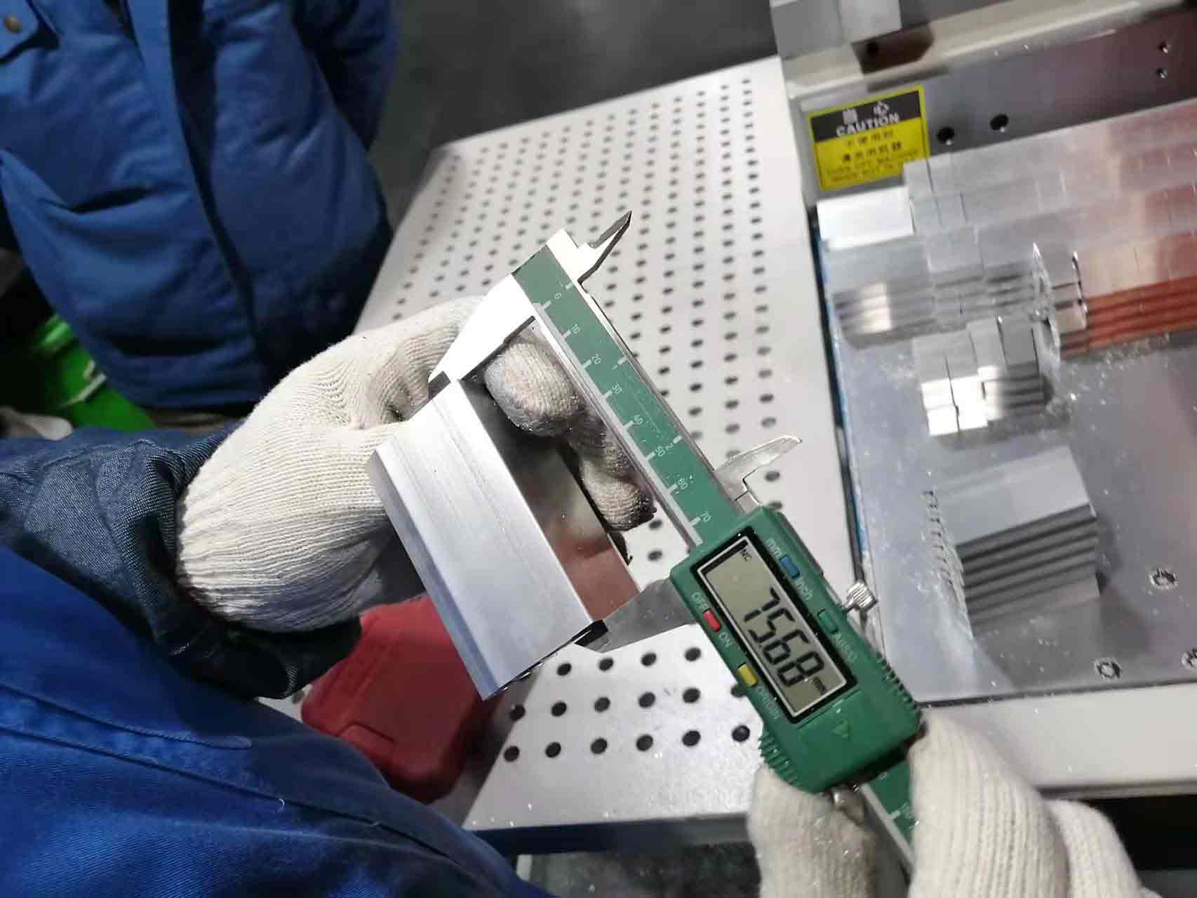 分離式全自動切鋁機-鋁切機-型材切割機客戶現(xiàn)場尾料測量圖-2 分離式全自動切鋁機-鋁切機-型材切割機客戶現(xiàn)場尾料測量圖-2